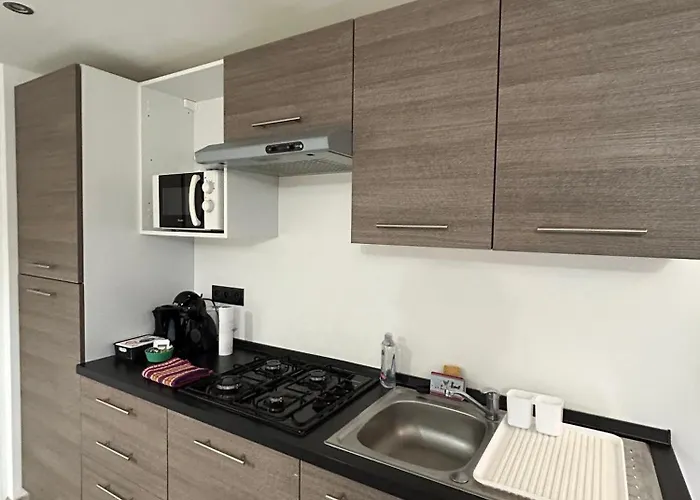 Au Calme Les Hirondelles Les Mées